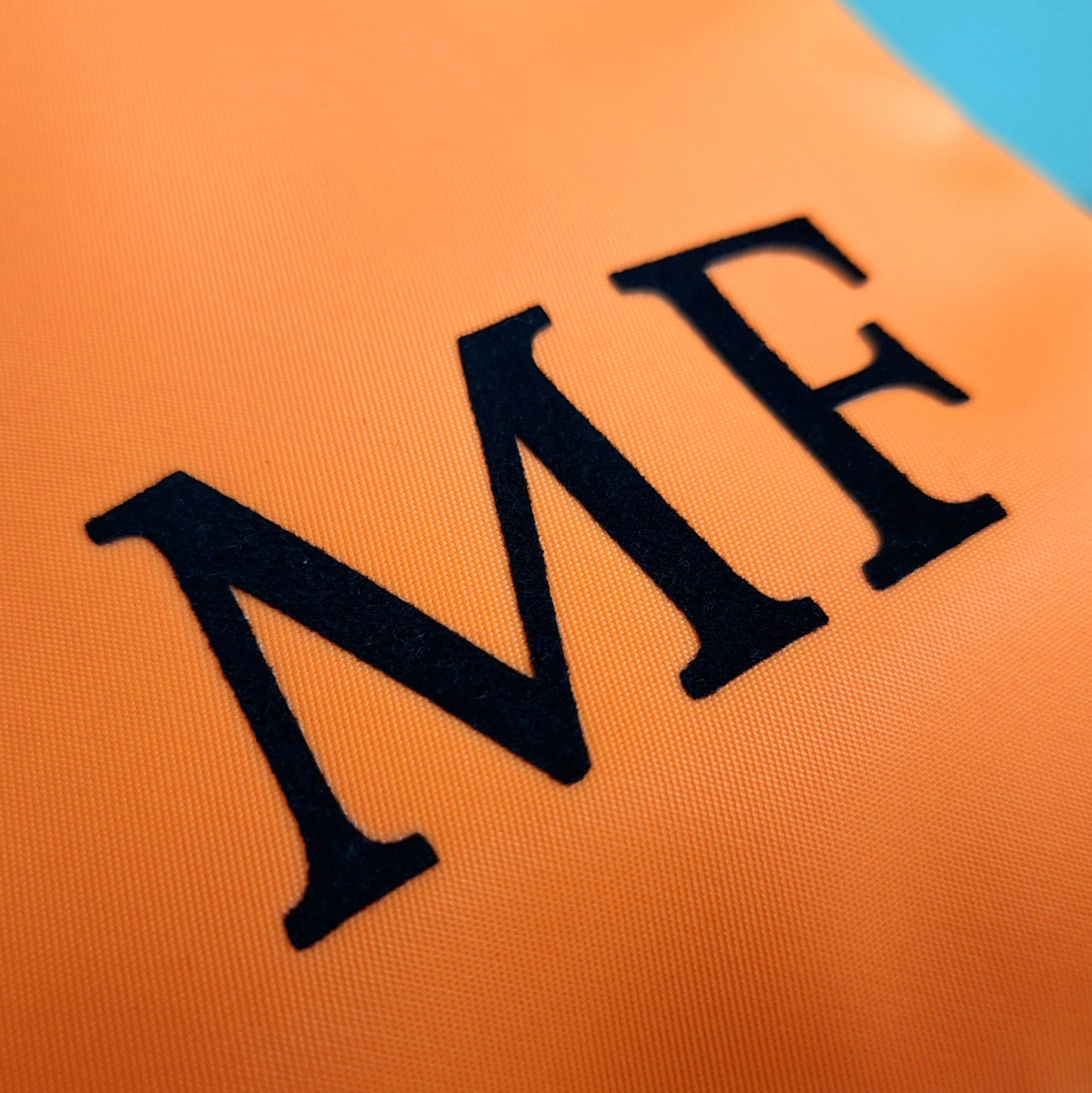 Pochette con laccetto da polso personalizzata con nome, iniziali o testo